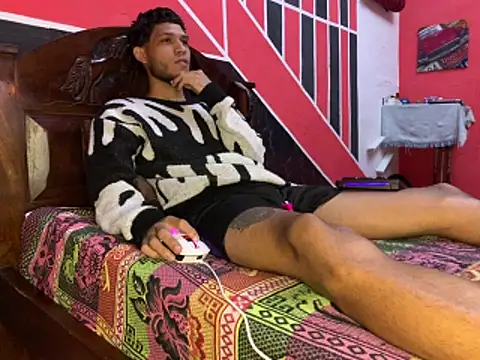 Snapshot of tanned_boy chatting on 06-16-26, 09:56 tanned boy online show from 06-16-26, 09:56