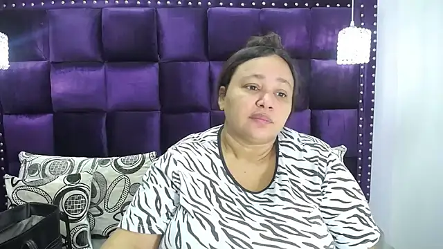 Snapshot of CrushOnMe_ chatting on 01-05-25, 12:21 CrushOnMe online show from 01-05-25, 12:21