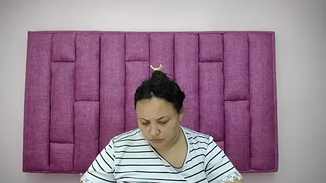 Snapshot of CrushOnMe_ chatting on 01-07-26, 04:04 CrushOnMe online show from 01-07-26, 04:04