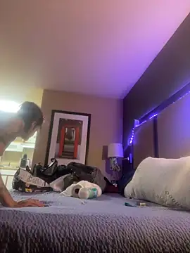 Snapshot of renegade_vyxxen chatting on 02-05-25, 01:04 renegade vyxxen online show from 02-05-25, 01:04