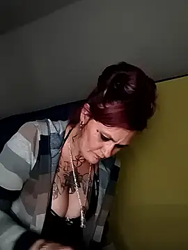 Snapshot of renegade_vyxxen chatting on 01-18-26, 07:01 renegade vyxxen online show from 01-18-26, 07:01