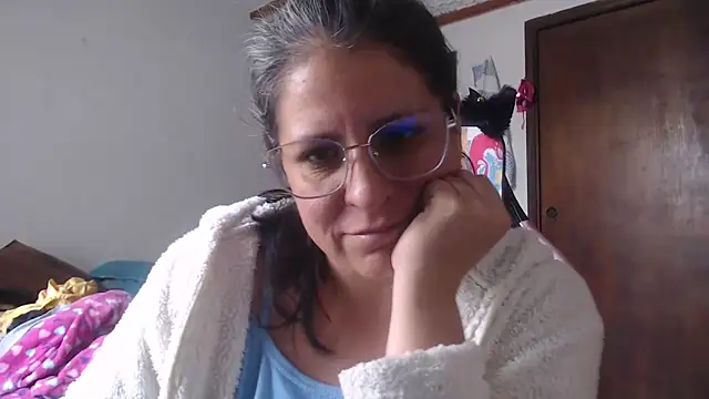 Snapshot of LucifernandaSw chatting on 02-13-26, 04:36 LucifernandaSw online show from 02-13-26, 04:36