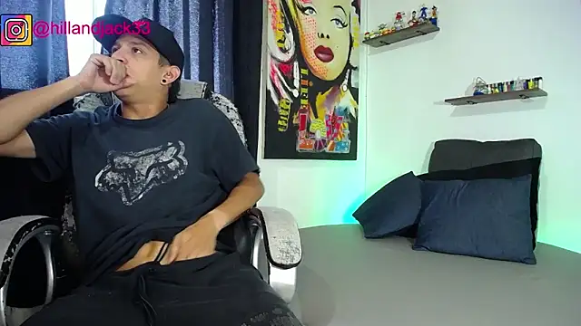 Snapshot of HillAndJack333 chatting on 01-10-25, 11:54 HillAndJack333 online show from 01-10-25, 11:54