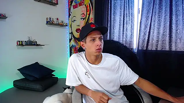 Snapshot of HillAndJack333 chatting on 01-15-25, 02:02 HillAndJack333 online show from 01-15-25, 02:02