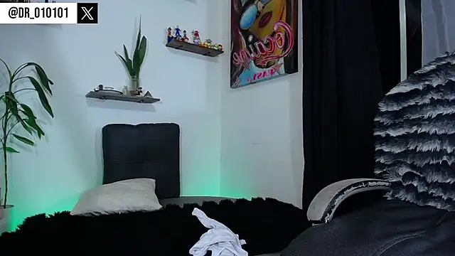 Snapshot of HillAndJack333 chatting on 09-28-25, 11:32 HillAndJack333 online show from 09-28-25, 11:32