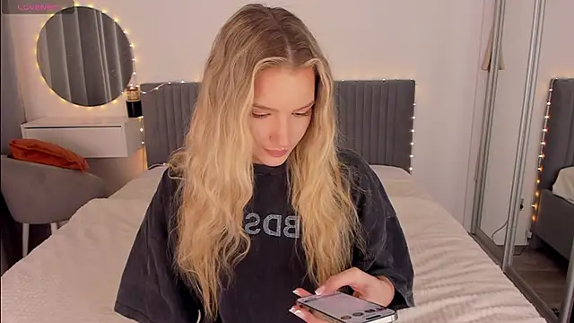 CassieRayss online show from 04-06-26, 11:44