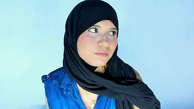 Snapshot of hanaa_18 chatting on 01-19-25, 02:36 hanaa 18 online show from 01-19-25, 02:36