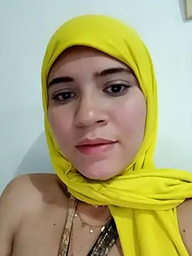 Snapshot of hanaa_18 chatting on 02-23-25, 01:13 hanaa 18 online show from 02-23-25, 01:13