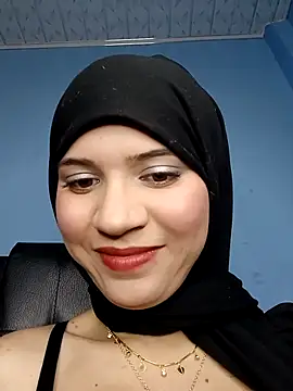 Snapshot of hanaa_18 chatting on 03-11-25, 02:18 hanaa 18 online show from 03-11-25, 02:18