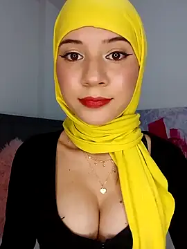 Snapshot of hanaa_18 chatting on 03-17-25, 10:06 hanaa 18 online show from 03-17-25, 10:06