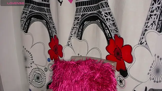 Snapshot of hanaa_18 chatting on 10-22-25, 07:13 hanaa 18 online show from 10-22-25, 07:13