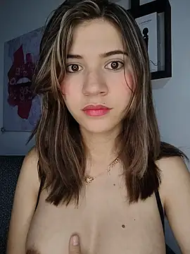 Snapshot of hanaa_18 chatting on 11-05-25, 08:03 hanaa 18 online show from 11-05-25, 08:03