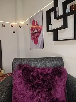 Snapshot of hanaa_18 chatting on 11-11-25, 02:22 hanaa 18 online show from 11-11-25, 02:22