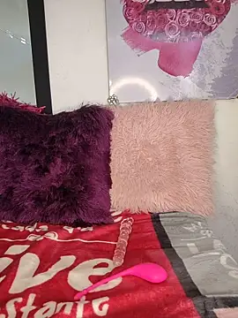 Snapshot of hanaa_18 chatting on 11-18-25, 02:21 hanaa 18 online show from 11-18-25, 02:21