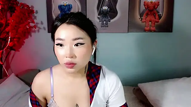 Snapshot of ichiben chatting on 12-25-24, 05:37 ichiben online show from 12-25-24, 05:37