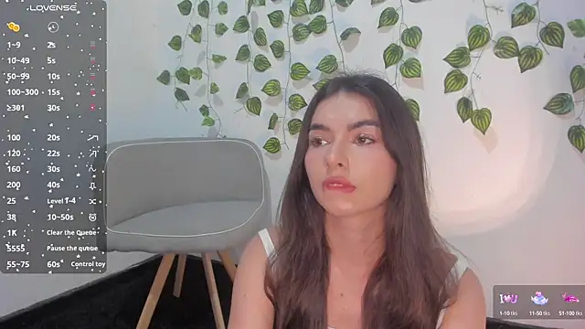 Coralinee 01 online show from 12-10-24, 01:00