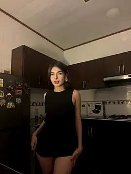 Coralinee 01 online show from 11-21-25, 12:21