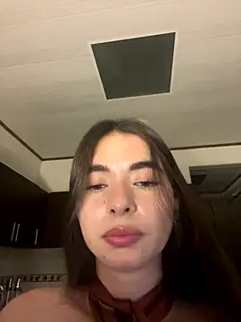 Coralinee 01 online show from 12-17-25, 02:28