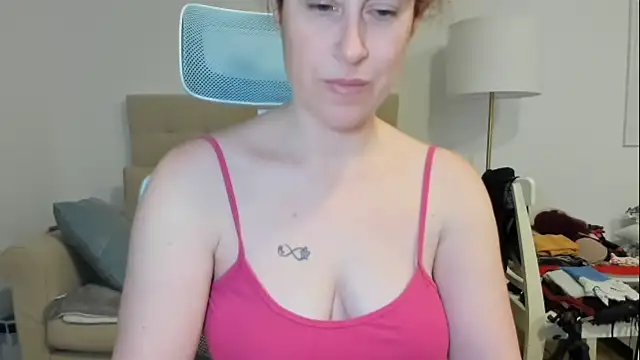 Snapshot of emmita69_ chatting on 03-10-26, 05:34 emmita69 online show from 03-10-26, 05:34