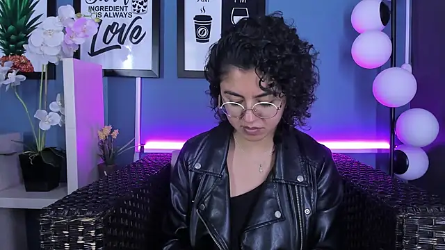 Amareto  online show from 02-09-25, 05:22