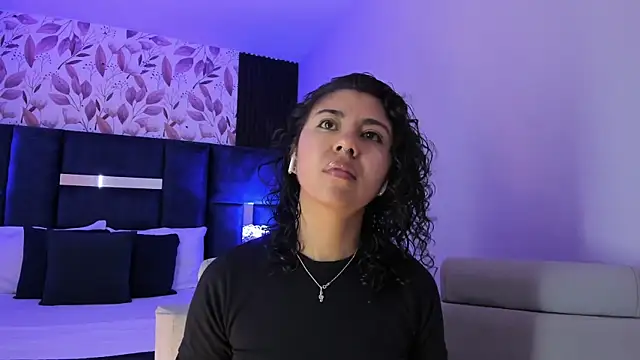 Amareto  online show from 10-15-25, 11:10