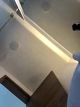 Amareto  online show from 12-21-25, 11:17