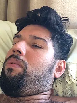 Snapshot of Luksmen chatting on 12-19-24, 02:02 Luksmen online show from 12-19-24, 02:02