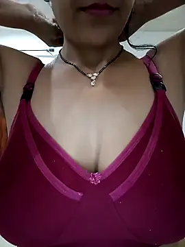 Snapshot of Hot-Shivani chatting on 12-17-24, 04:12 Hot-Shivani online show from 12-17-24, 04:12