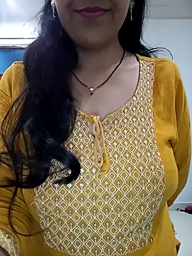 Snapshot of Hot-Shivani chatting on 02-27-25, 07:55 Hot-Shivani online show from 02-27-25, 07:55