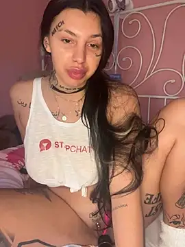Snapshot of sexynalaa chatting on 12-27-24, 01:39 sexynalaa online show from 12-27-24, 01:39