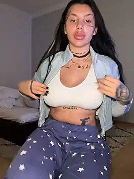 Snapshot of sexynalaa chatting on 01-07-25, 02:19 sexynalaa online show from 01-07-25, 02:19