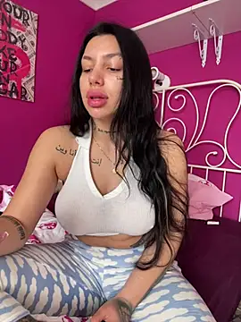 Snapshot of sexynalaa chatting on 03-19-25, 11:28 sexynalaa online show from 03-19-25, 11:28