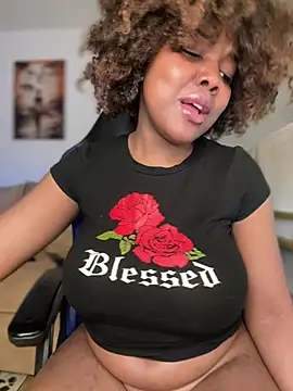 Snapshot of SSEXYBUBBLEBUTT101 chatting on 12-22-24, 03:44 SSEXYBUBBLEBUTT101 online show from 12-22-24, 03:44