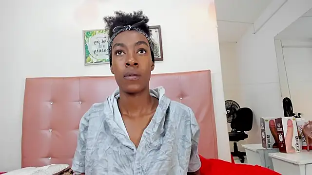 Snapshot of caryn_johnson chatting on 03-08-25, 11:58 caryn johnson online show from 03-08-25, 11:58