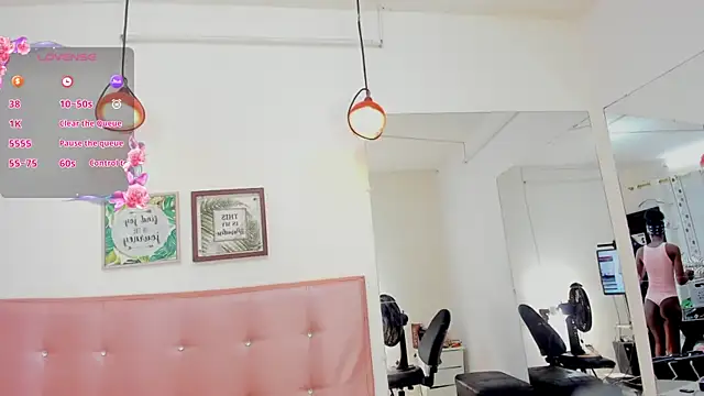 Snapshot of caryn_johnson chatting on 03-11-25, 11:23 caryn johnson online show from 03-11-25, 11:23