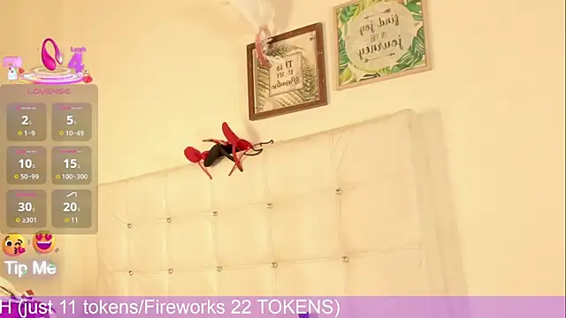 Snapshot of caryn_johnson chatting on 10-27-25, 11:47 caryn johnson online show from 10-27-25, 11:47