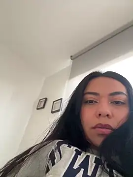 PetitLumiere online show from 02-07-25, 01:01