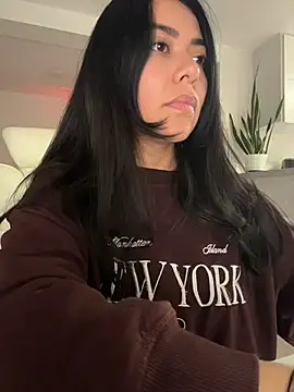 PetitLumiere online show from 04-18-26, 02:37