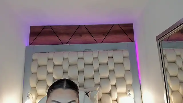 Snapshot of Helleamazing chatting on 02-20-25, 06:50 Helleamazing online show from 02-20-25, 06:50