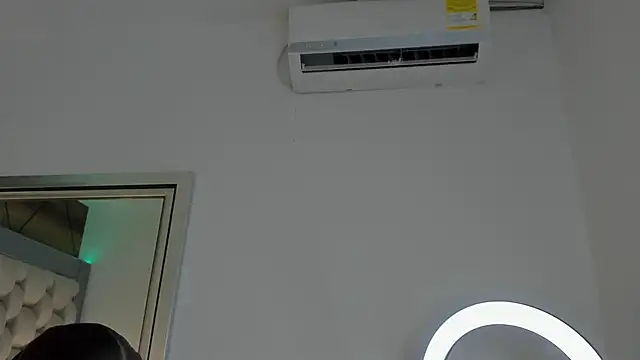 Snapshot of Helleamazing chatting on 02-23-25, 05:01 Helleamazing online show from 02-23-25, 05:01