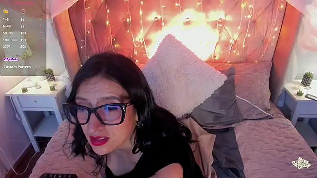 kira moon   online show from 03-08-25, 08:25