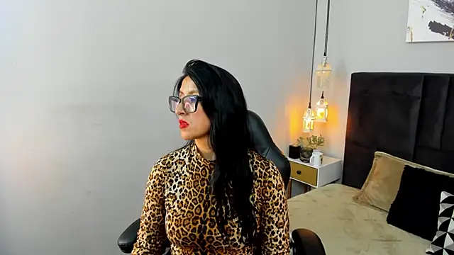 kira moon   online show from 03-11-26, 08:04