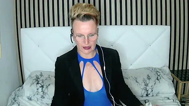 xxNoeliaxx online show from 01-15-25, 07:37