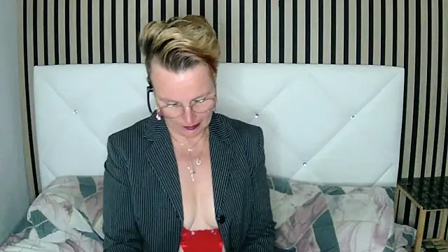 xxNoeliaxx online show from 02-04-25, 11:16