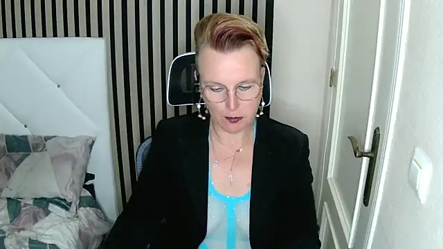 xxNoeliaxx online show from 03-04-25, 07:51