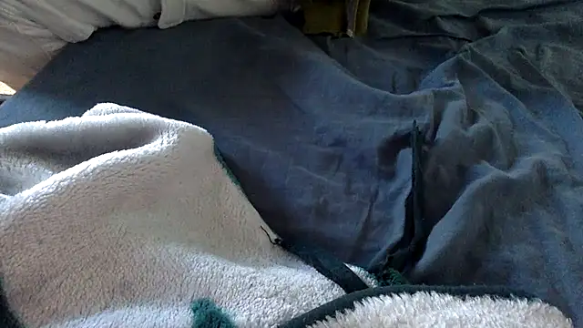 Snapshot of molozeb chatting on 09-21-25, 05:03 molozeb online show from 09-21-25, 05:03