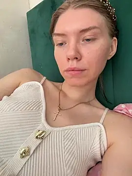 Lisaaa Alisa online show from 06-03-26, 04:15