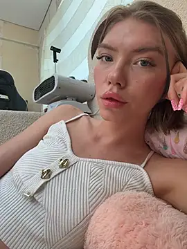 Lisaaa Alisa online show from 07-20-26, 05:00