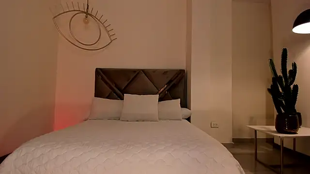 Snapshot of DominiqueVega chatting on 11-29-25, 11:41 DominiqueVega online show from 11-29-25, 11:41