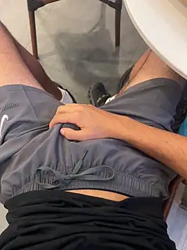 h0rnyguy001 online show from 02-17-26, 10:45